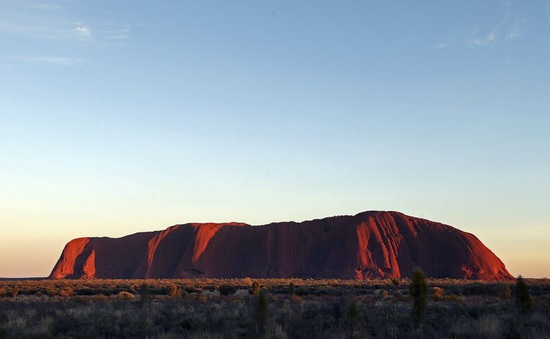 Australia yêu cầu Google gỡ bỏ hình ảnh núi thiêng Uluru
