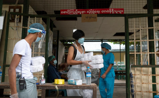 Số ca mắc COVID-19 mới tăng mạnh, Myanmar lo ngại các cơ sở cách ly bị quá tải