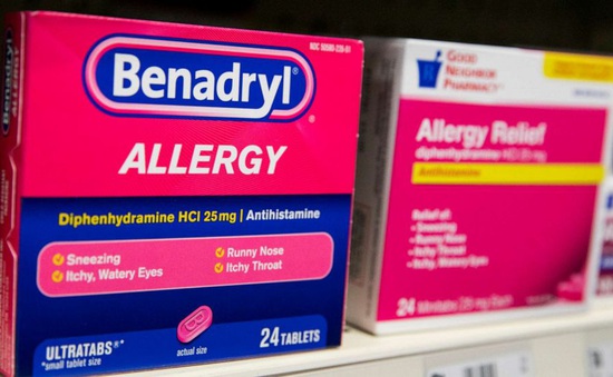 FDA cảnh báo về sự nguy hiểm từ thử thách uống thuốc dị ứng Benadryl trên TikTok