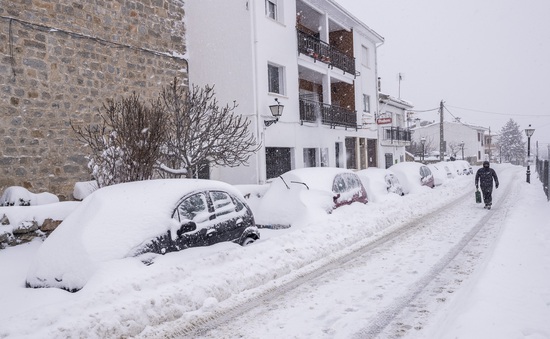 Tây Ban Nha vật lộn ứng phó với bão tuyết mạnh nhất trong nhiều thập kỷ qua