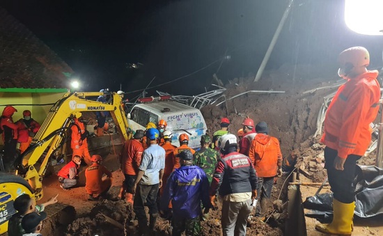 Lở đất nghiêm trọng tại Indonesia, ít nhất 11 nạn nhân thiệt mạng, nhiều người mất tích