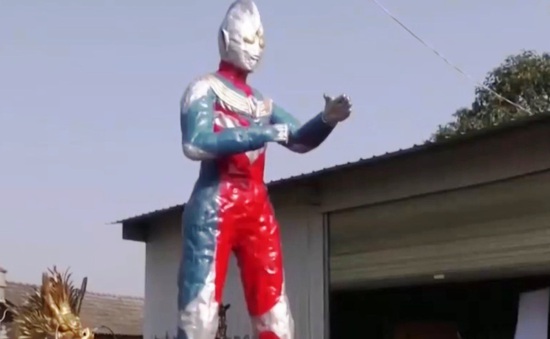 Ultraman Tiga Funny Siêu nhân điện quang Tiga chống lại Quái vật rồng bay  hài hước - YouTube