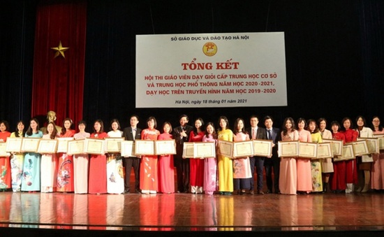 Hà Nội khen thưởng 270 giáo viên dạy giỏi cấp thành phố