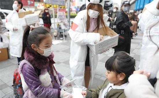 Nhật Bản: Bé gái 10 tuổi nhiễm biến thể virus lây lan trong cộng đồng