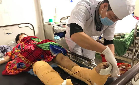 (Cập nhật) Tình hình điều trị các nạn nhân vụ rơi thang thi công ở Nghệ An