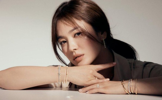 Song Hye Kyo tái hợp với biên kịch "Hậu duệ mặt trời"