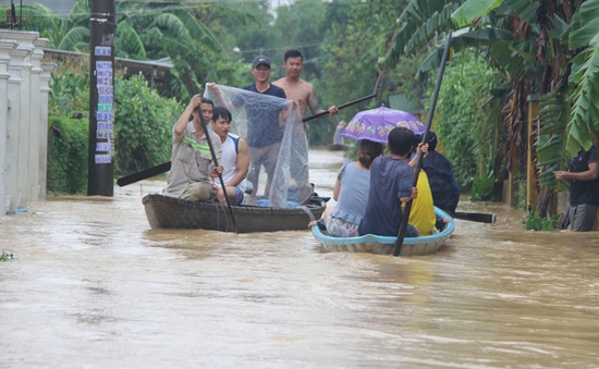 Quảng Nam: Đồng bằng ngập lụt, miền núi sạt lở trong mưa lũ