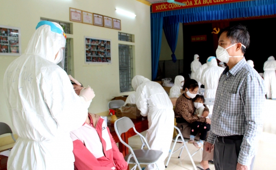 Phát hiện hơn 100 ca COVID-19, Phú Thọ khẩn trương truy vết, tiêm vaccine
