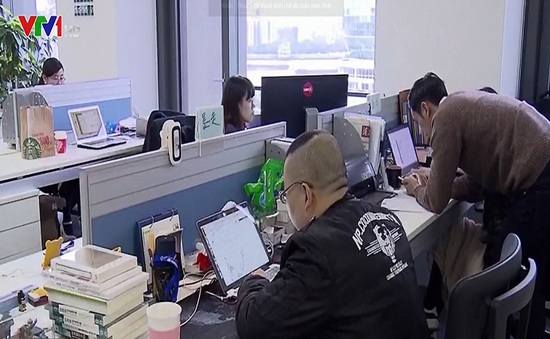 Người lao động Trung Quốc phản đối "văn hóa làm việc 996"