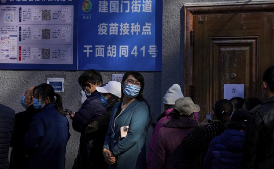 Trung Quốc cảnh báo nguy cơ dịch COVID-19 lan rộng
