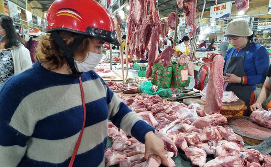 Giá lợn hơi tiếp đà tăng, thị trường thịt lợn dần “ấm” trở lại