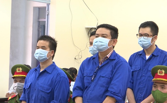 Trương Châu Hữu Danh và nhóm "Báo Sạch" lĩnh án tù, bị cấm hành nghề báo chí
