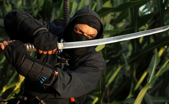 Mỹ: “Ninja” cầm kiếm tấn công bị thương 2 lính đặc nhiệm trong đêm