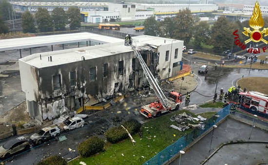 Máy bay đâm vào tòa nhà ở Milan, tất cả 8 người trên máy bay tử vong