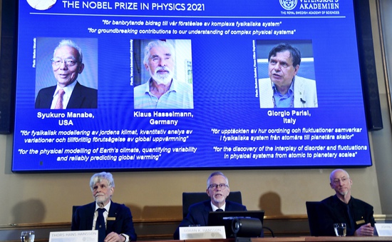 Giải Nobel Vật lý 2021 vinh danh 3 nhà khoa học nghiên cứu các hiện tượng hỗn loạn và có vẻ ngẫu nhiên