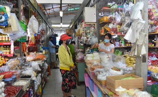 Giá thực phẩm tại chợ TP Hồ Chí Minh giảm, sức mua vẫn chậm