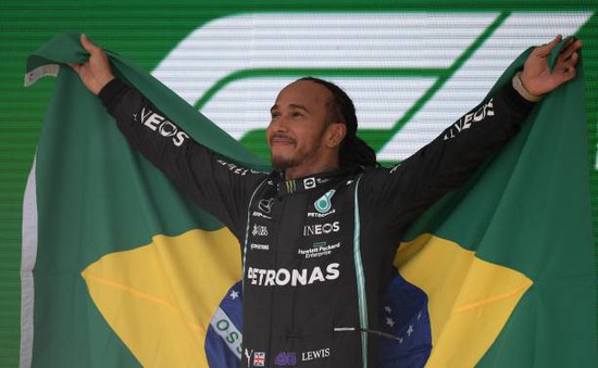 Lewis Hamilton giành chiến thắng ngoạn mục tại GP Brazil