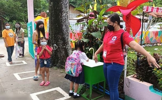 Philippines thí điểm mở lại trường học sau gần 2 năm