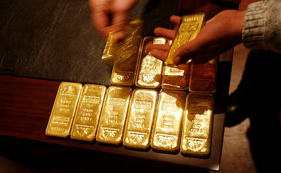 Lo lạm phát, giới đầu tư đổ xô mua vàng