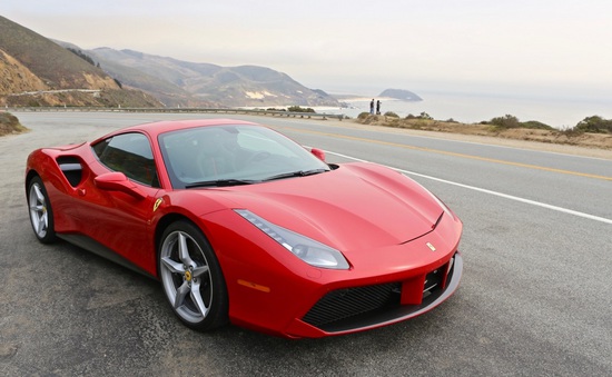 Ferrari triệu hồi hàng nghìn siêu xe do lỗi rò rỉ dầu phanh