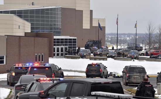 Nổ súng tại trường trung học ở Michigan khiến 3 học sinh tử vong, nghi phạm bị bắt giữ