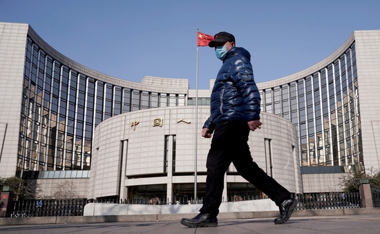 Lo kinh tế giảm tốc, Trung Quốc hạ lãi suất cho vay