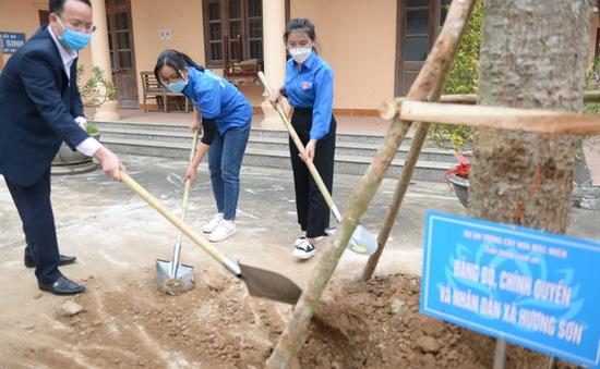 Phát động trồng hơn 1.000 cây mộc miên tại suối Yến, chùa Hương