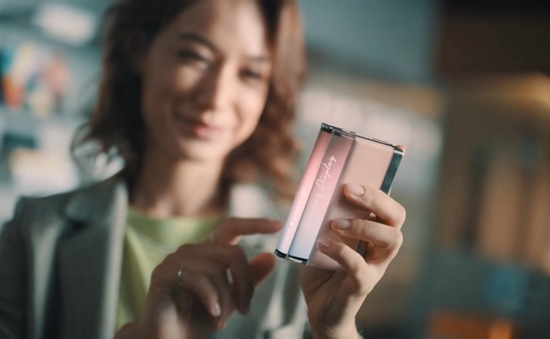 Samsung sắp ra mắt smartphone màn hình có thể cuộn và gập lại?