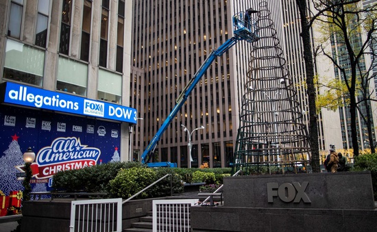Mỹ: Bắt giữ đối tượng đốt cây thông Noel bên ngoài trụ sở Fox News ở New York