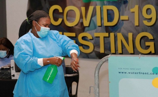 Hơn 111,1 triệu người nhiễm COVID-19 trên toàn cầu, Trung Quốc cấp phép cho 16 loại vaccine