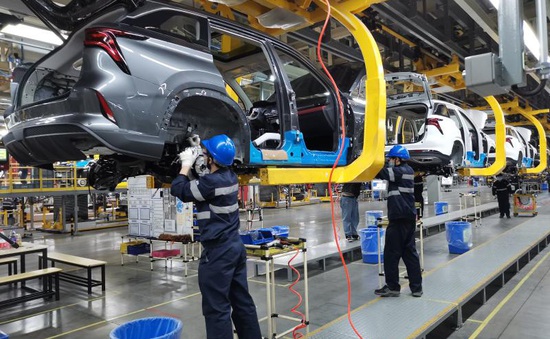 Ngành sản xuất ô tô Trung Quốc “bắt tay” với nhà cung ứng chip nội địa