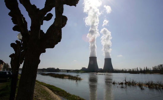 Pháp có thể kéo dài thời hạn hoạt động của các nhà máy điện hạt nhân thêm 10 năm
