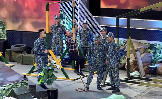 Nghệ sĩ Quang Thắng không ngại "đọ sức" với các chiến sĩ Phòng không Không quân