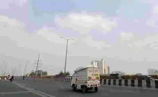 Xe khách đâm xe tải tại Ấn Độ, 6 nạn nhân thiệt mạng, 11 người bị thương