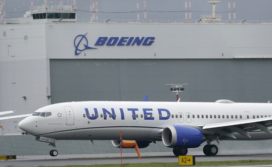 Lần đầu tiên sau 15 tháng, đơn đặt hàng của Boeing vượt số đơn bị hủy