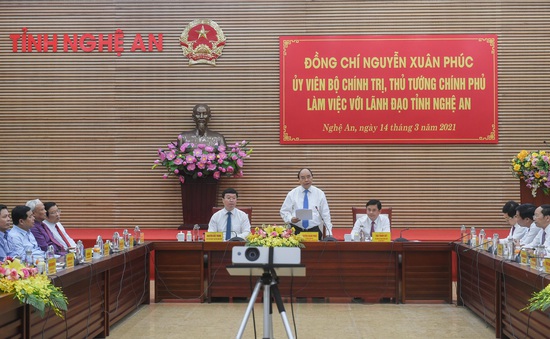 Thủ tướng Nguyễn Xuân Phúc: Khơi thông điểm nghẽn để Nghệ An thành trung tâm Bắc Trung Bộ