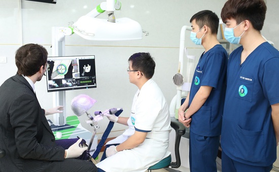 Đột phá công nghệ cấy ghép implant bằng robot định vị - X Guide: Bước tiến mới trong nền nha khoa Việt