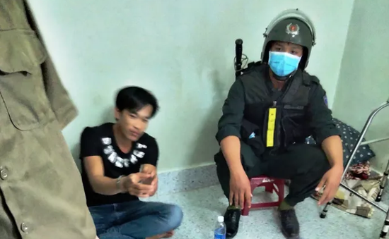 Hàng trăm cảnh sát ở Tiền Giang bao vây, bắt băng nhóm "xã hội đen"
