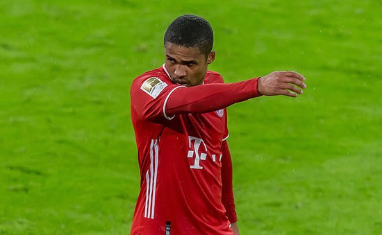 Bayern Munich ra quyết định về tương lai Douglas Costa