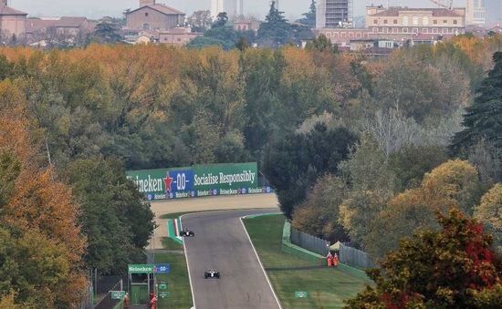F1: GP Emilia - Romagna thay đổi thời gian tổ chức
