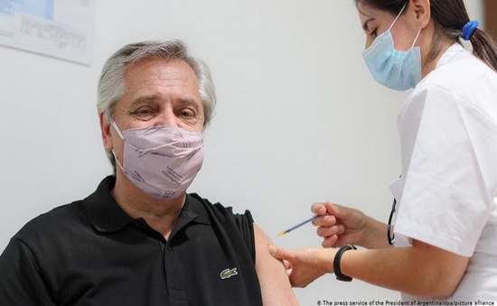 Tổng thống Argentina dương tính với SARS-CoV-2 dù đã tiêm vaccine