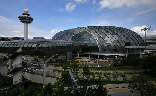Sân bay Changi trở thành ổ dịch lớn nhất, Singapore siết chặt phòng dịch
