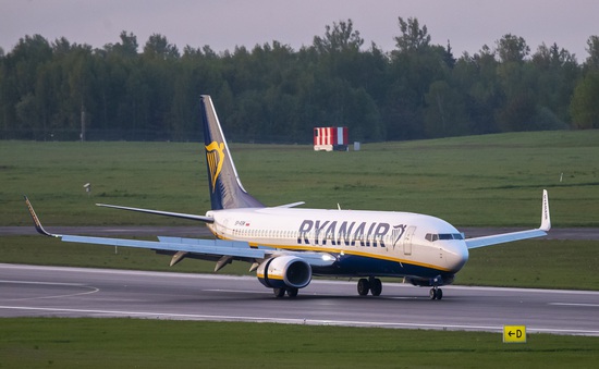 Belarus buộc máy bay Ryanair chuyển hướng, cộng đồng quốc tế phản ứng mạnh mẽ