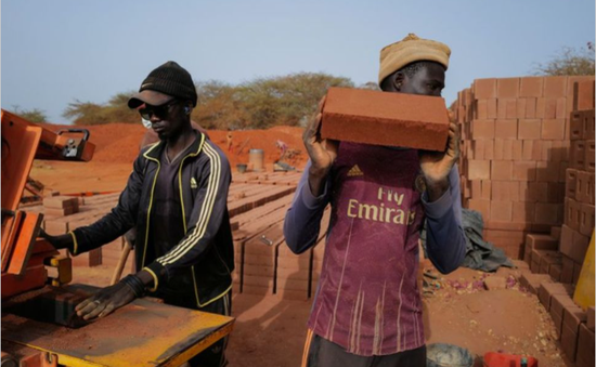 Kỹ thuật xây nhà bằng đất cổ xưa độc đáo ở Senegal