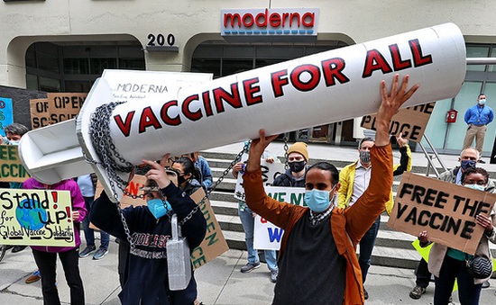 Mỹ ủng hộ dỡ bỏ bản quyền vaccine ngừa COVID-19