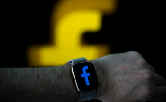 Smartwatch đầu tiên của Facebook sẽ có camera tháo rời