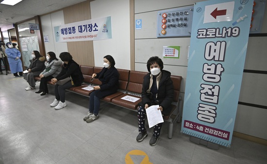 Hàn Quốc cho phép công dân đã tiêm chủng du lịch nước ngoài, Nhật Bản đẩy mạnh tiêm vaccine