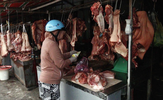 Giá lợn hơi tiếp tục giảm, có thể về mức 55.000 - 56.000 đồng/kg