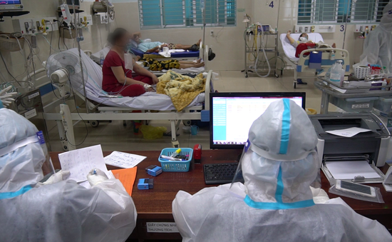 Bộ Y tế thành lập kho trang thiết bị, điều phối 2.000 máy thở vào TP. Hồ Chí Minh