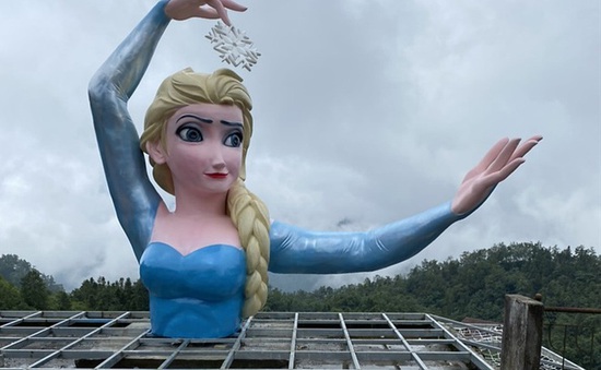 Tạm dừng hoạt động cơ sở có tượng "Nữ hoàng băng giá" gây tranh cãi ở Sa Pa